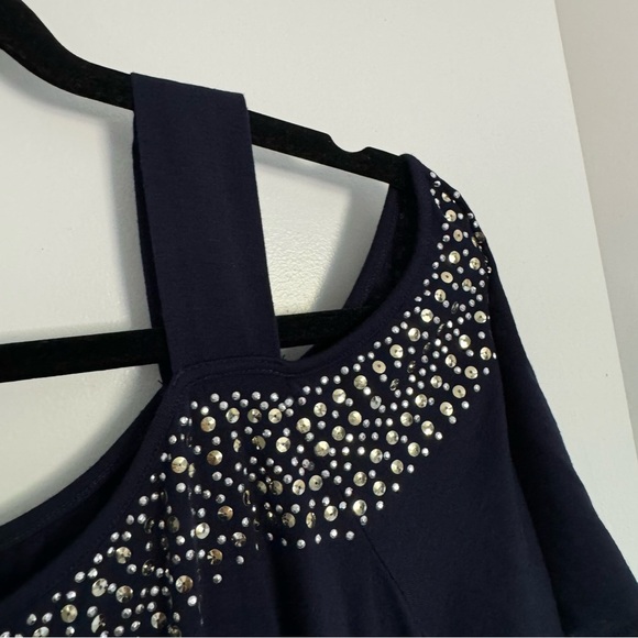 Cold shoulder top size 1X - Picture 2 of 6